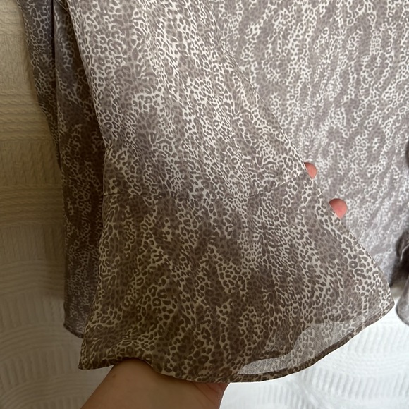 EUC 2X flowy ruffle front sheer blouse - Picture 5 of 9